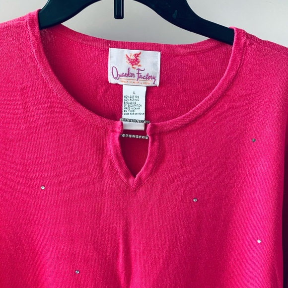 GORGEOUS QUACKER FACTORY TEE IN MAGENTA LARGE W/A FEW SEQUINS SCATTERED FRONT - Picture 1 of 7